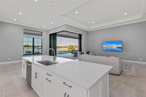 A home in PALMETTO