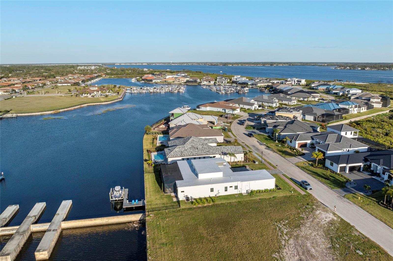 SANCTUARY COVE - Residential