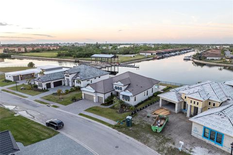 A home in PALMETTO