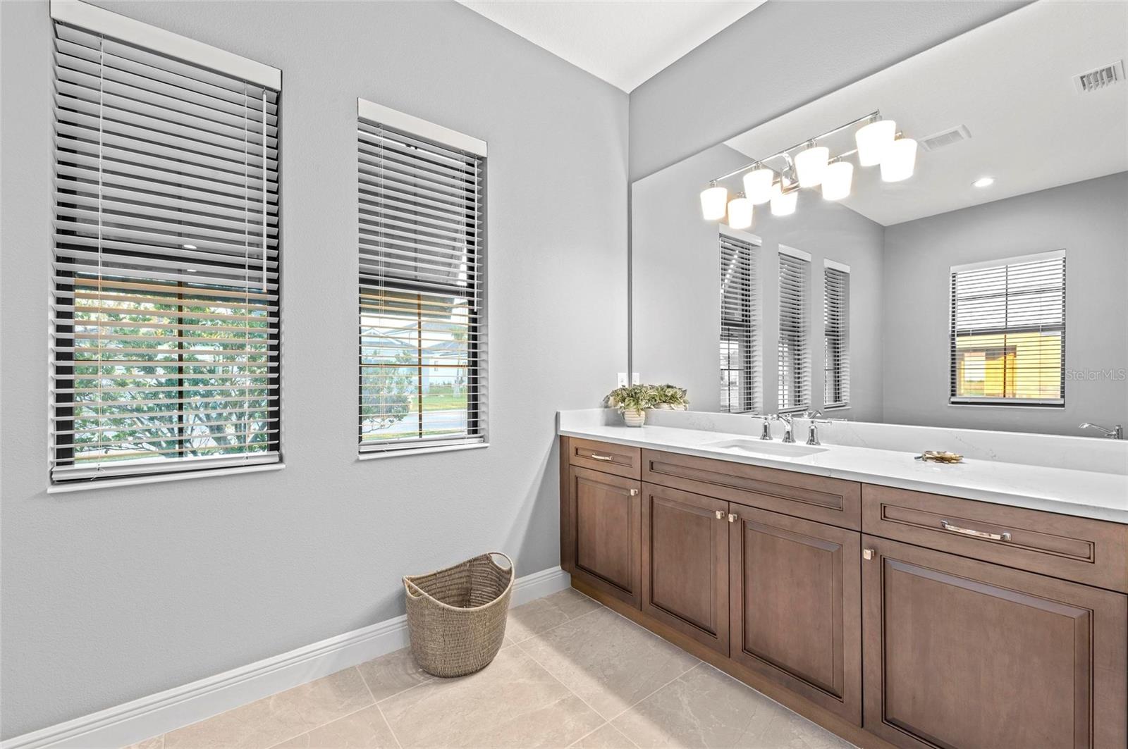 SANCTUARY COVE - Residential