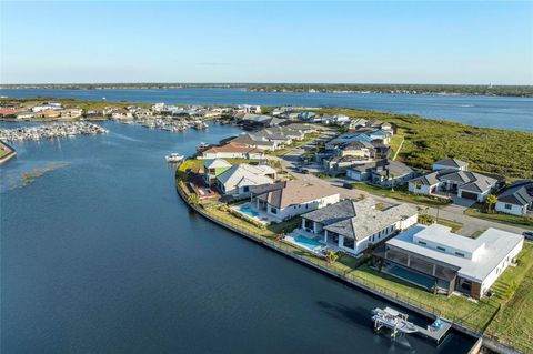A home in PALMETTO