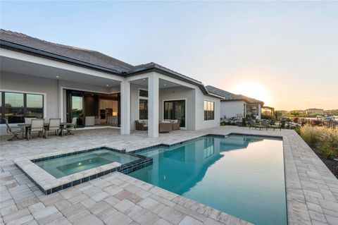 A home in PALMETTO