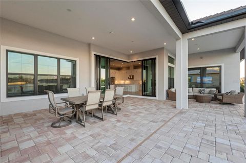 A home in PALMETTO