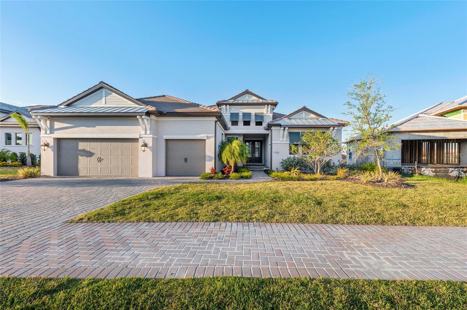 SANCTUARY COVE - Residential