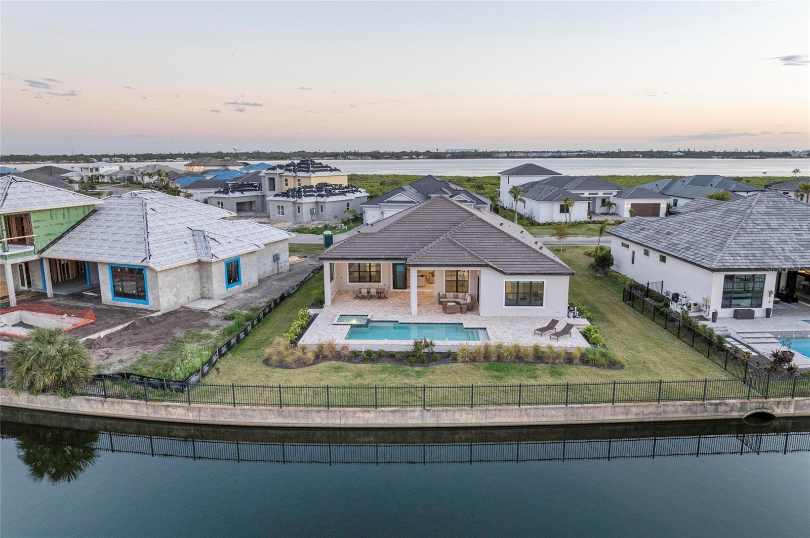 SANCTUARY COVE - Residential