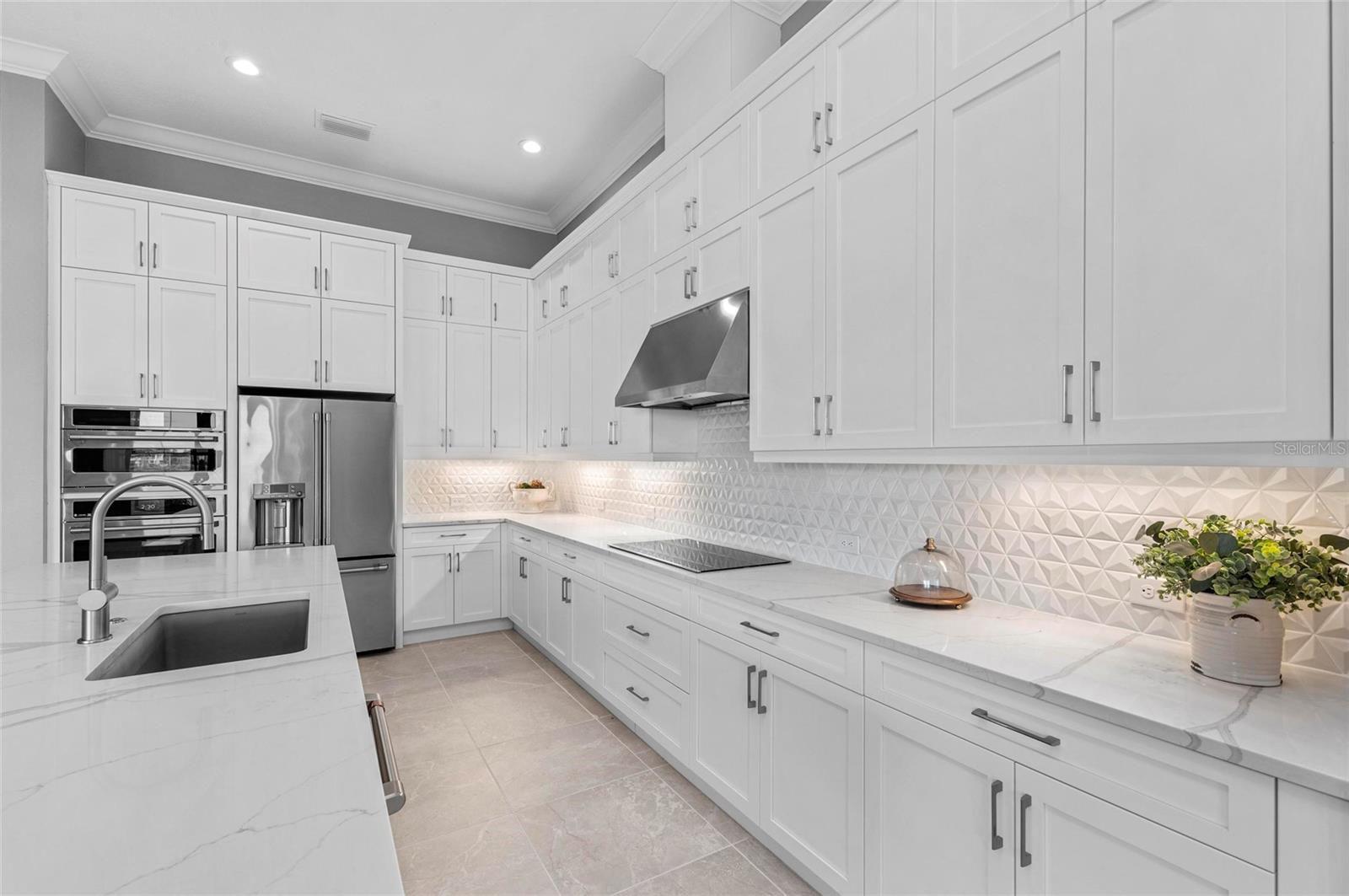 SANCTUARY COVE - Residential