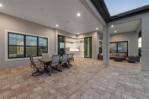 A home in PALMETTO