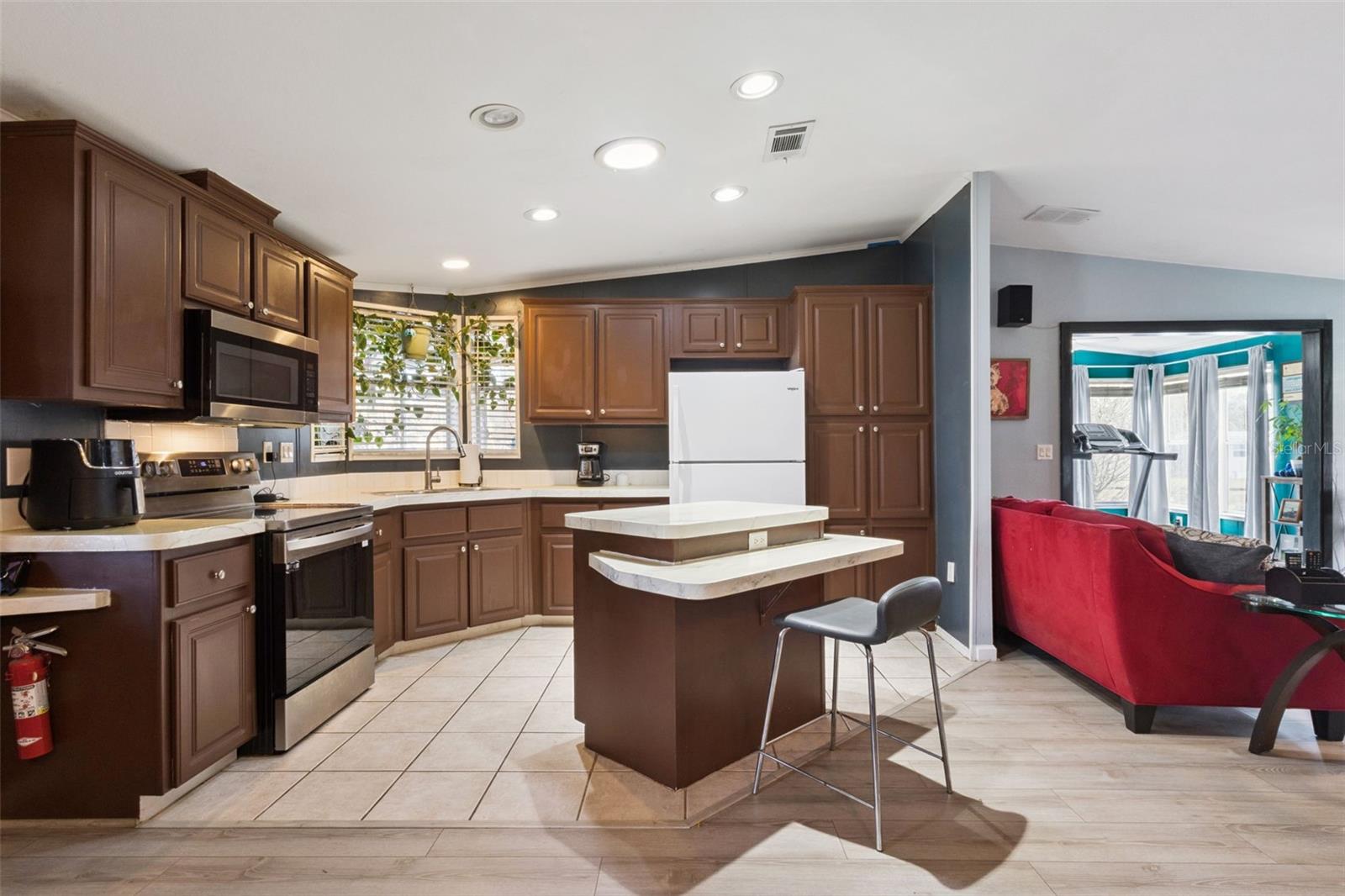 EAST LAKE HARRIS ESTATES - Residential