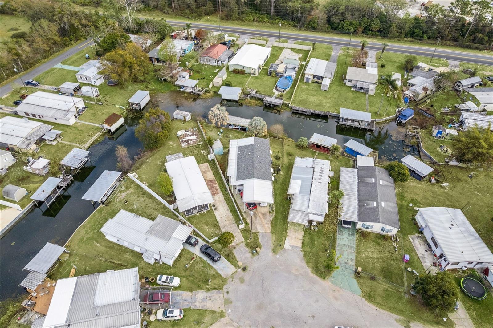 EAST LAKE HARRIS ESTATES - Residential