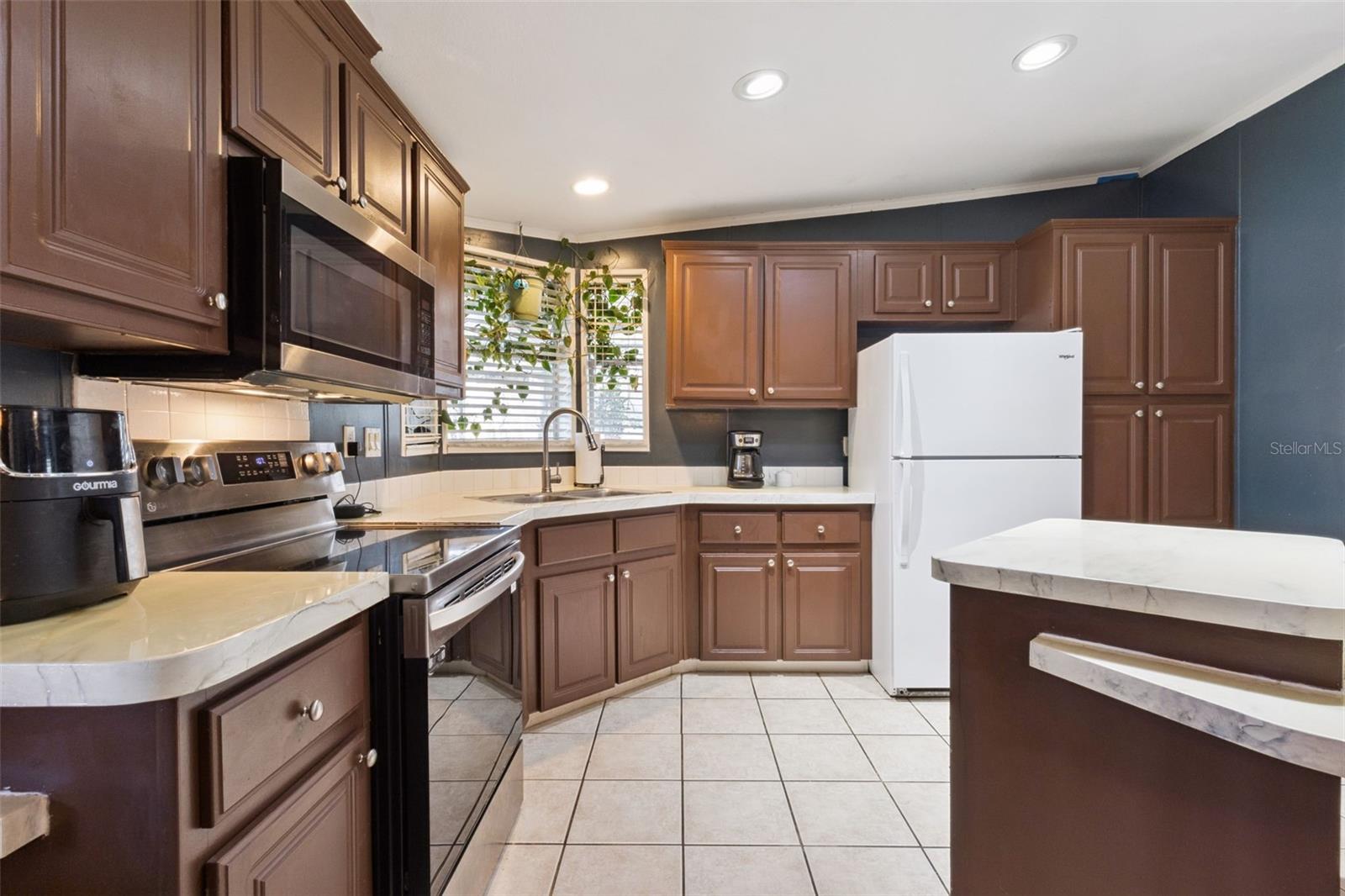 EAST LAKE HARRIS ESTATES - Residential