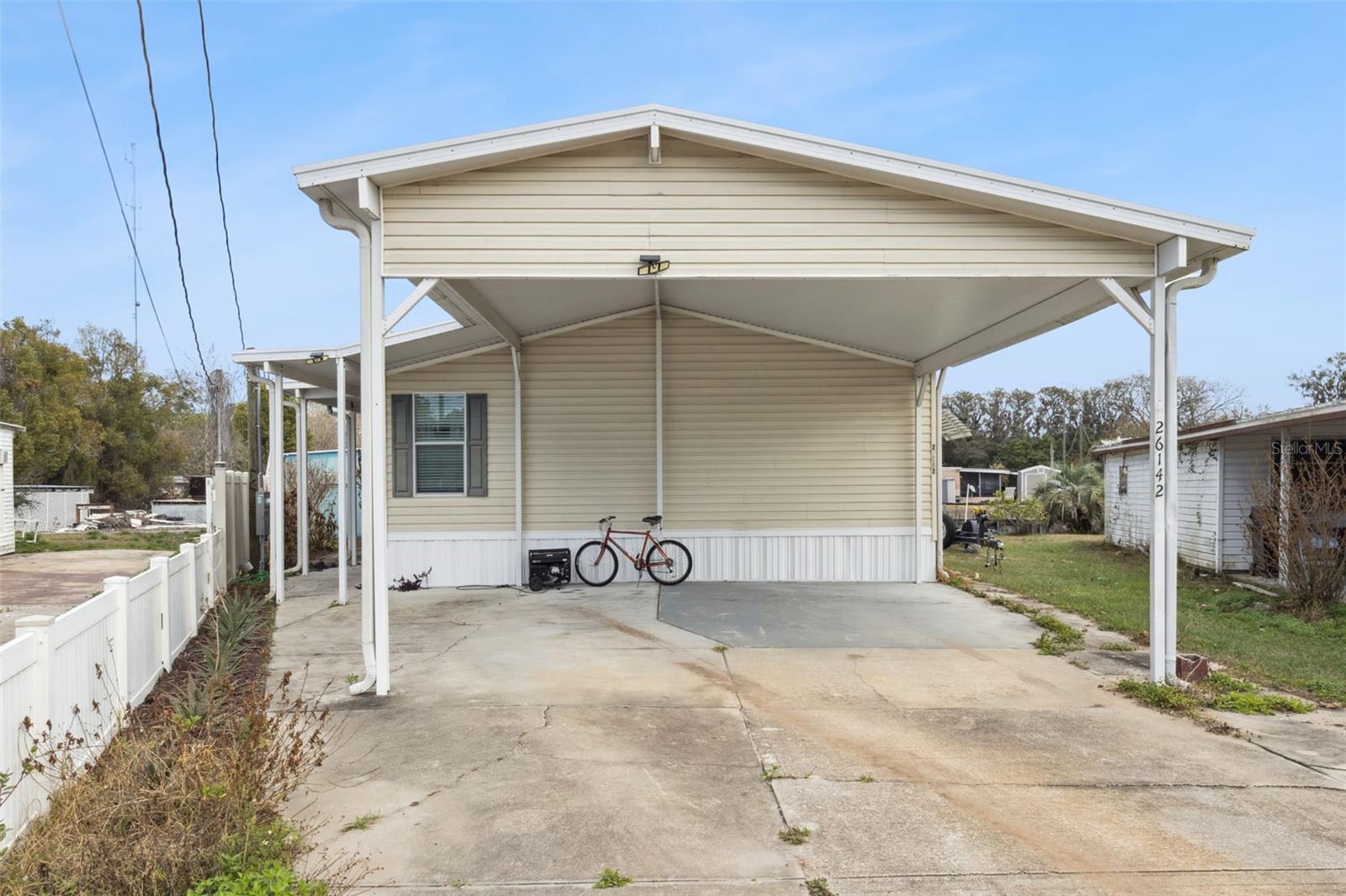 EAST LAKE HARRIS ESTATES - Residential