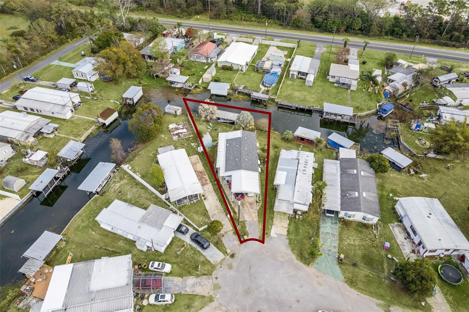 EAST LAKE HARRIS ESTATES - Residential