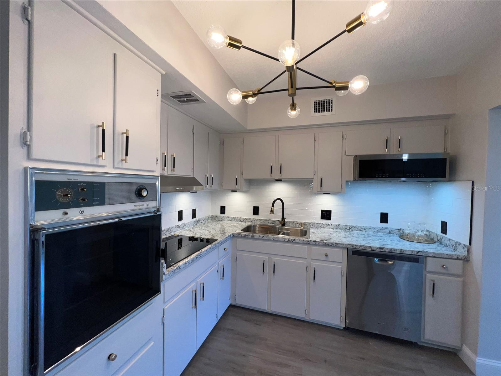 CLEARVIEW OAKS BLDG 19 - Residential