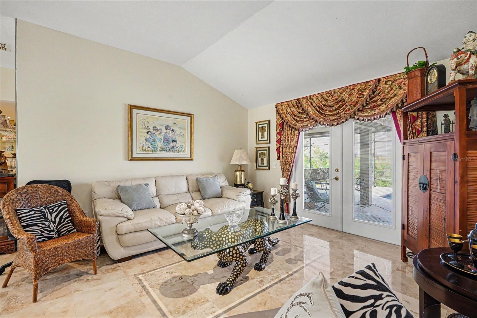 3073 LANDINGS COURT