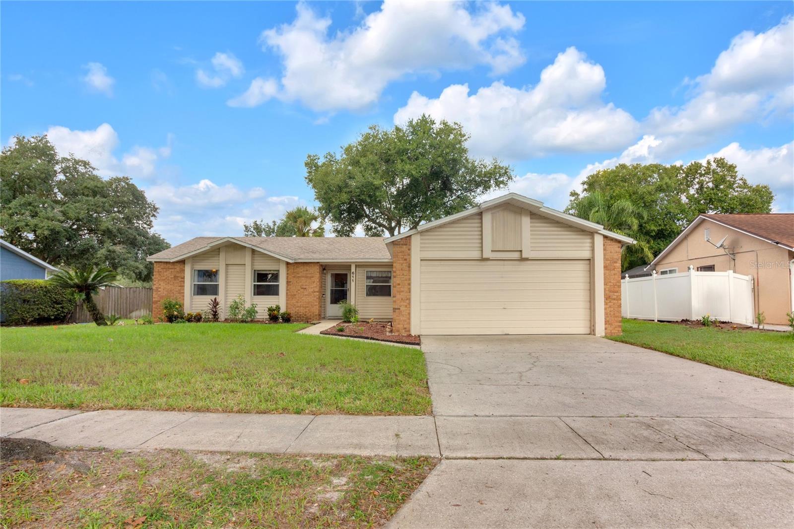 611 SHERWOOD OAKS CIRCLE