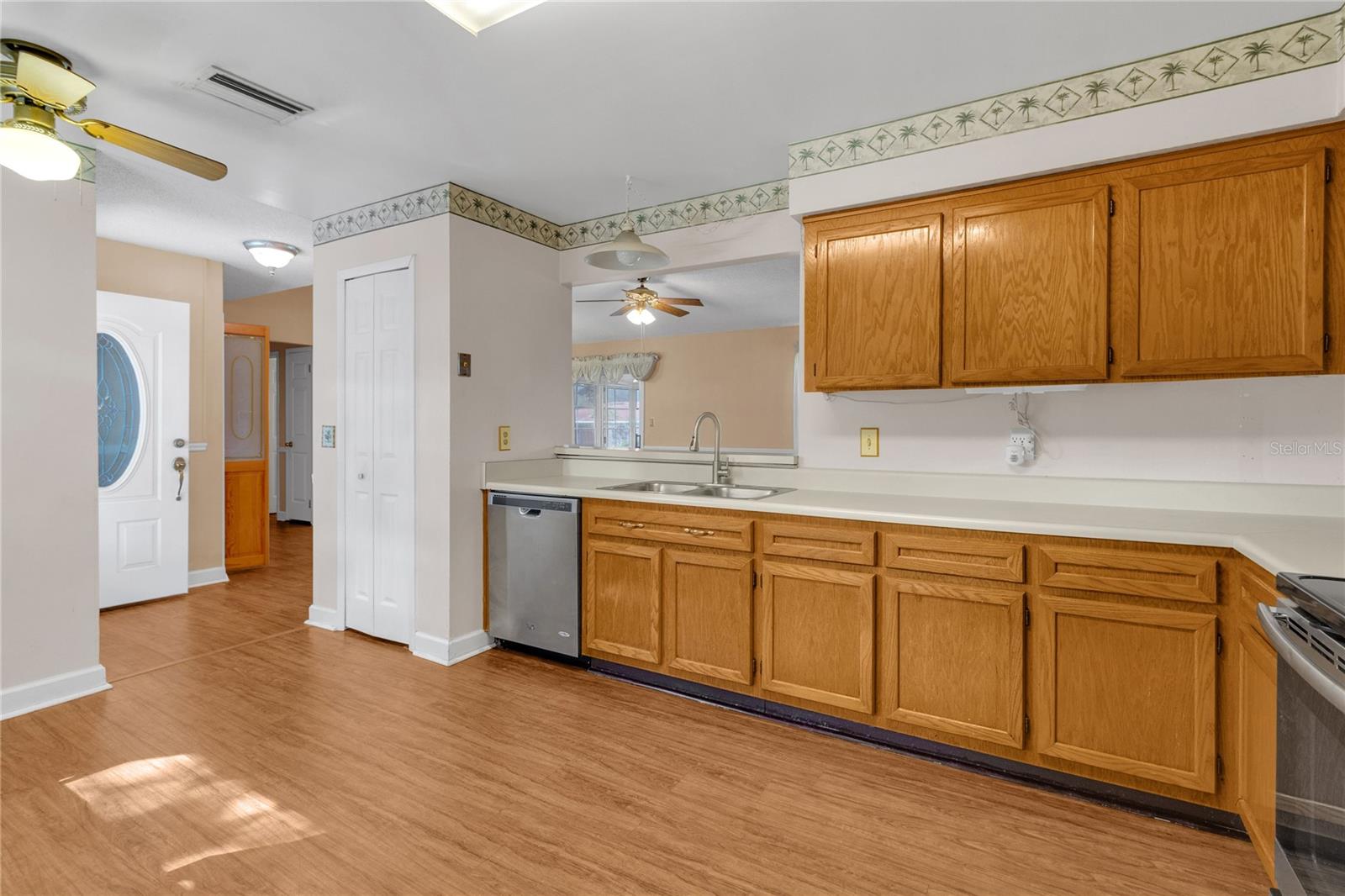 611 SHERWOOD OAKS CIRCLE
