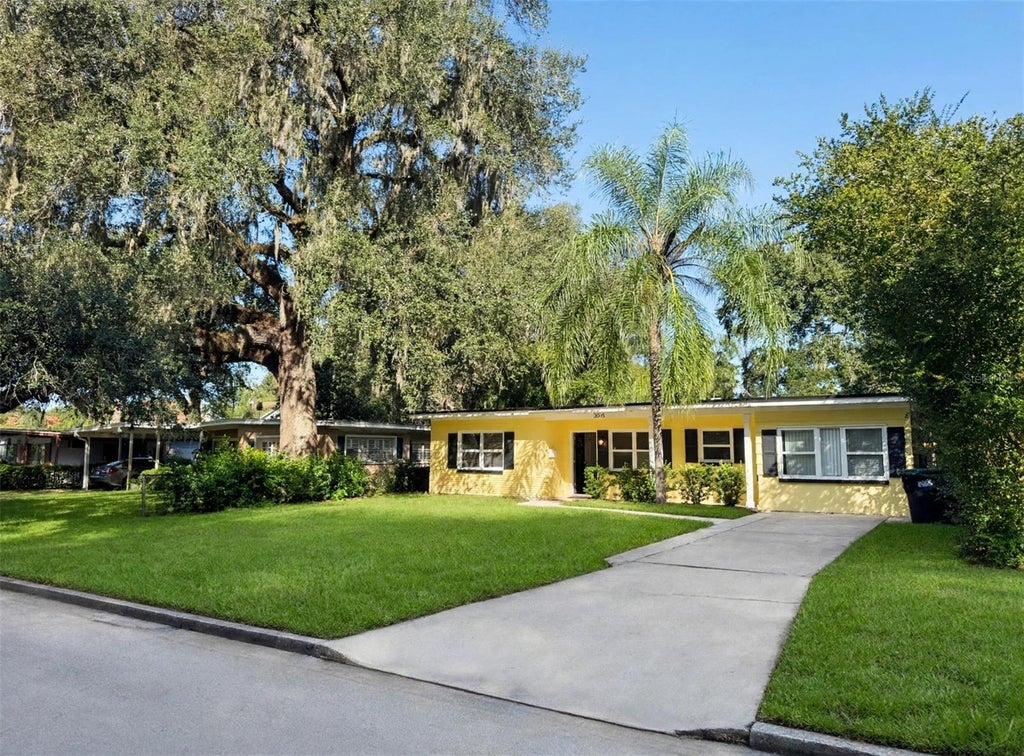 Photo of 3015 Illingworth Avenue, Orlando, FL 32806 (MLS # O6452151)