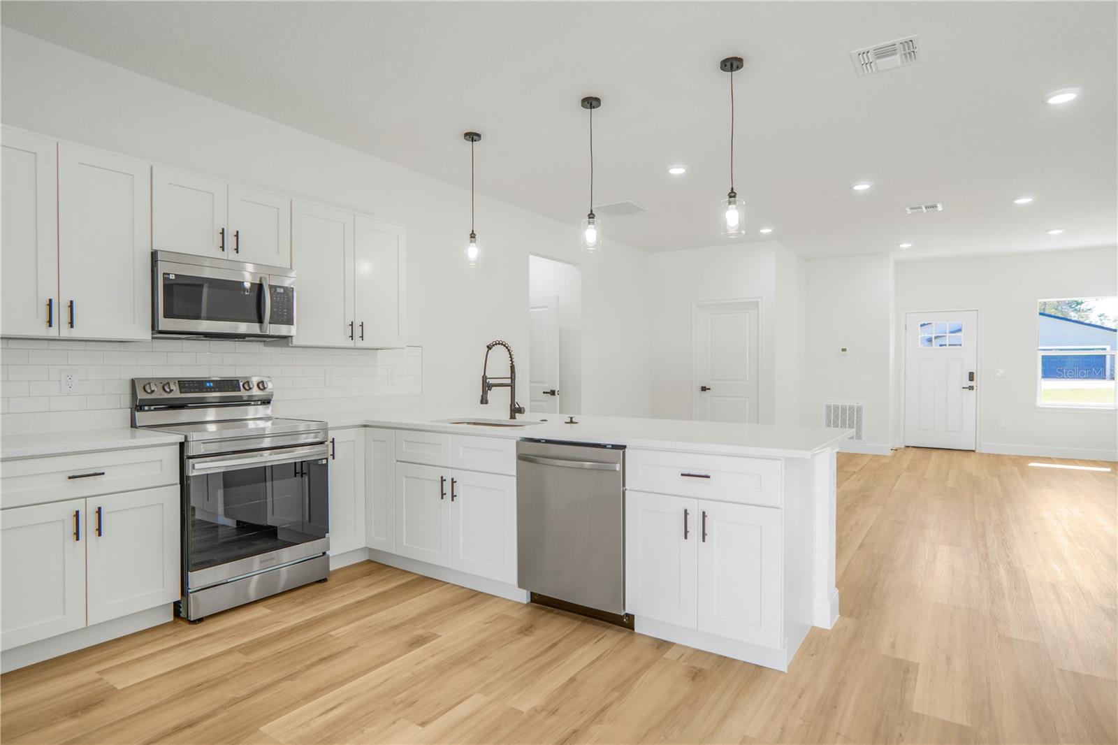 MARION OAKS UN 3 - Residential