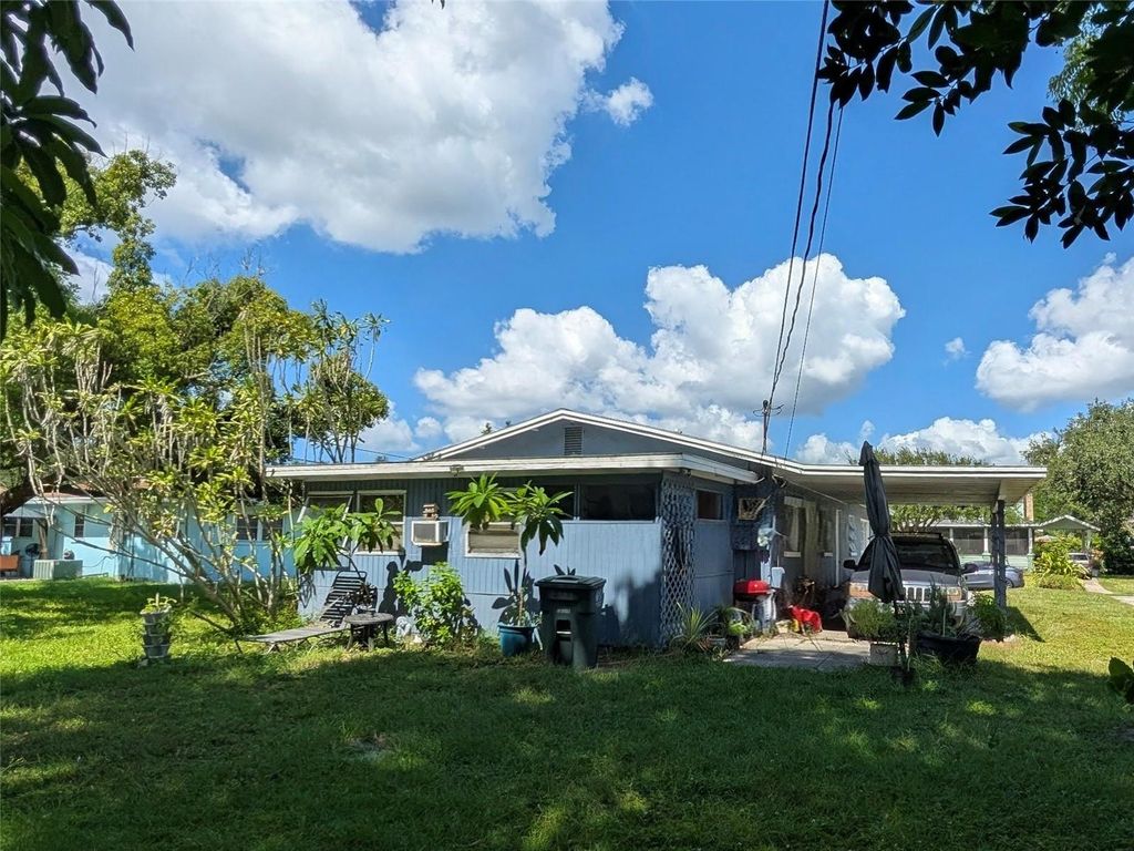 Photo of 2321 15th Avenue W, Bradenton, FL 34205 (MLS # A4667573)