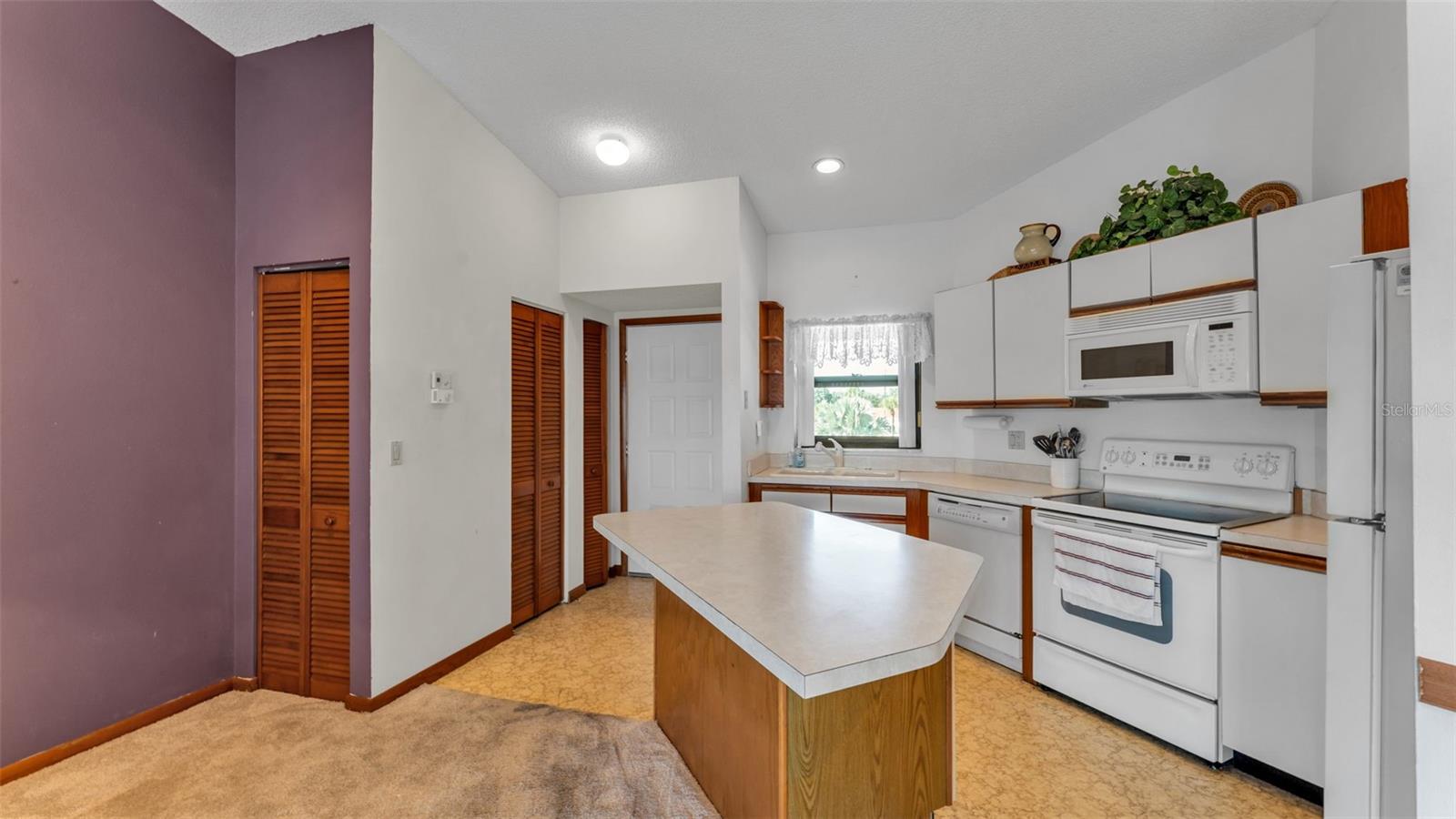 BLUFFS OF SEBRING CONDO - Residential