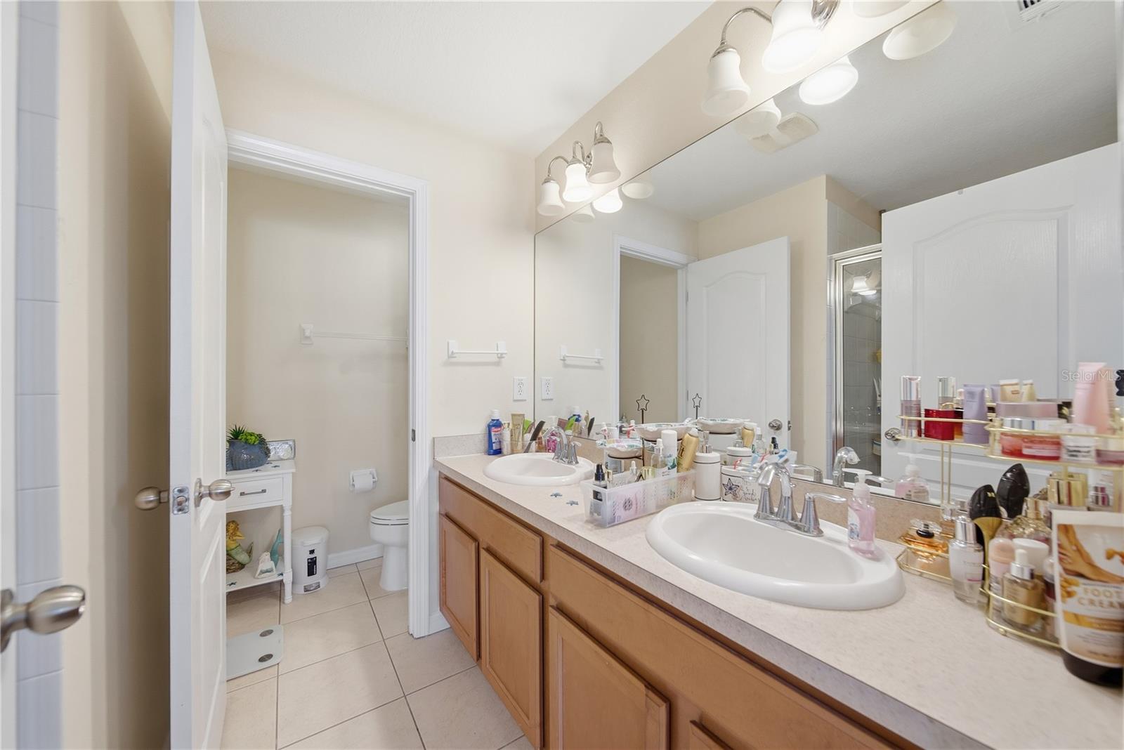 MEADOW POINTE 3 PRCL CC - Residential Lease