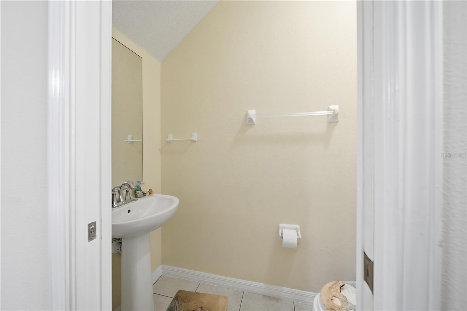 MEADOW POINTE 3 PRCL CC - Residential Lease