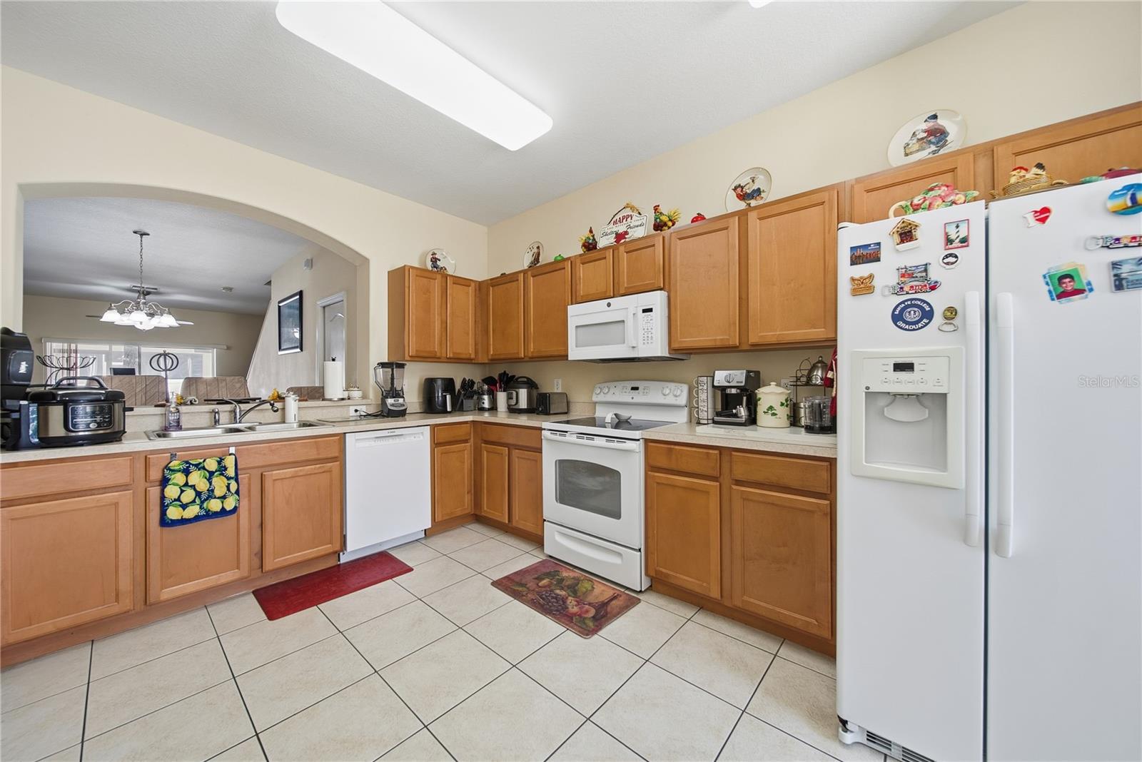 MEADOW POINTE 3 PRCL CC - Residential Lease