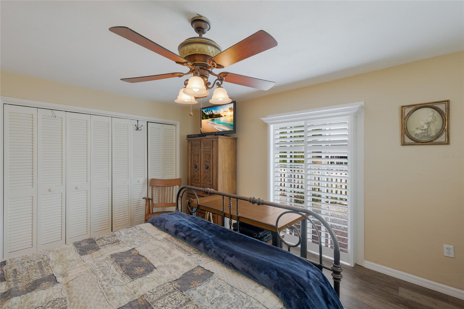 CORAL SHORES - Residential