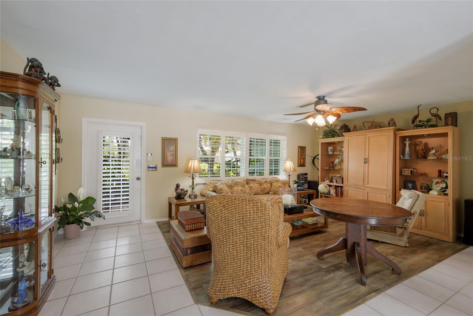 CORAL SHORES - Residential