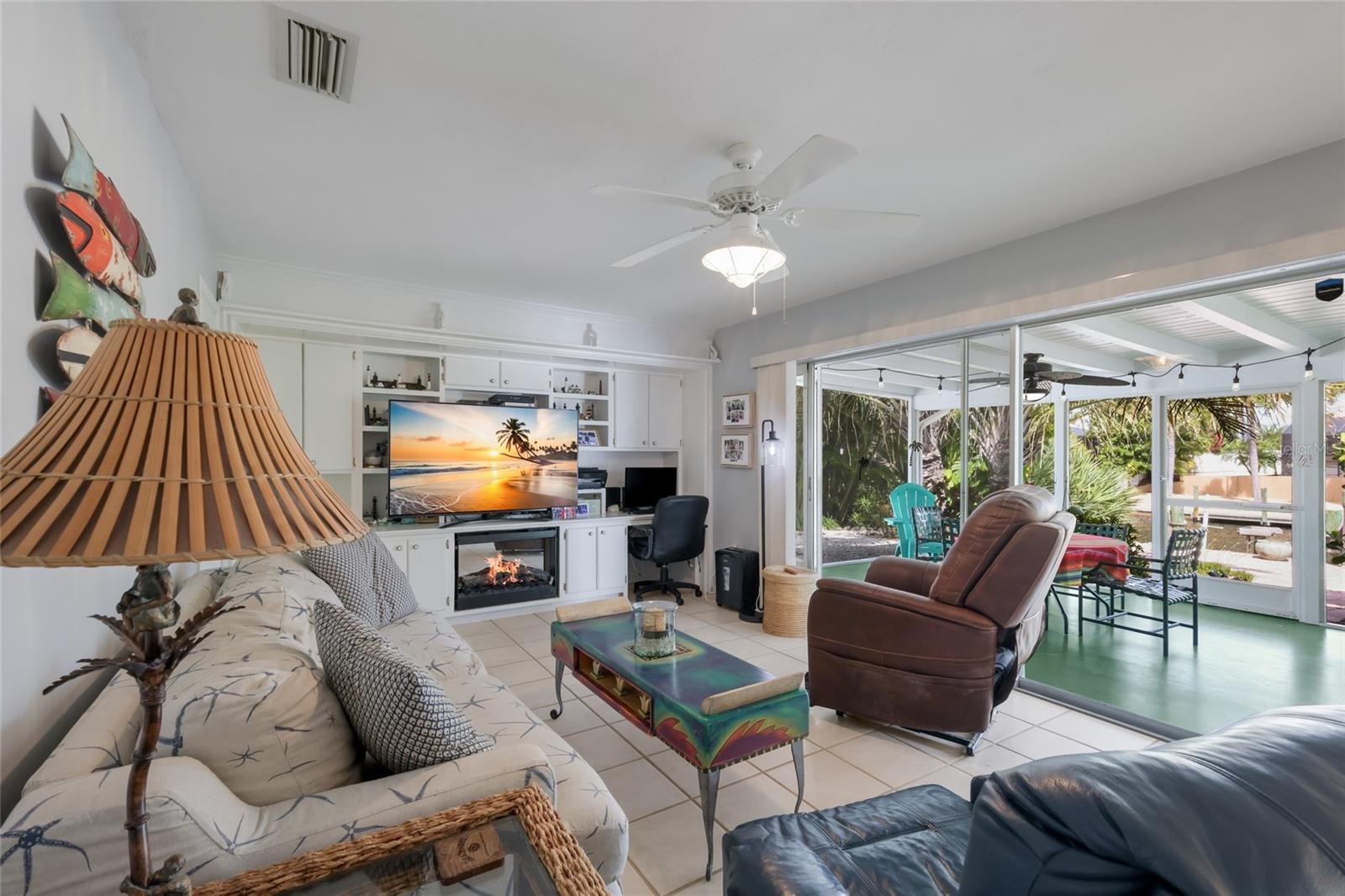 CORAL SHORES - Residential