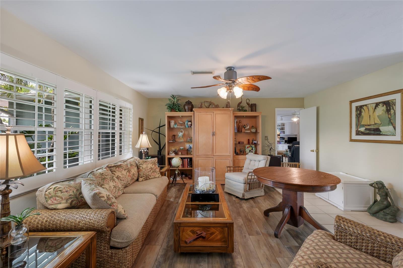 CORAL SHORES - Residential