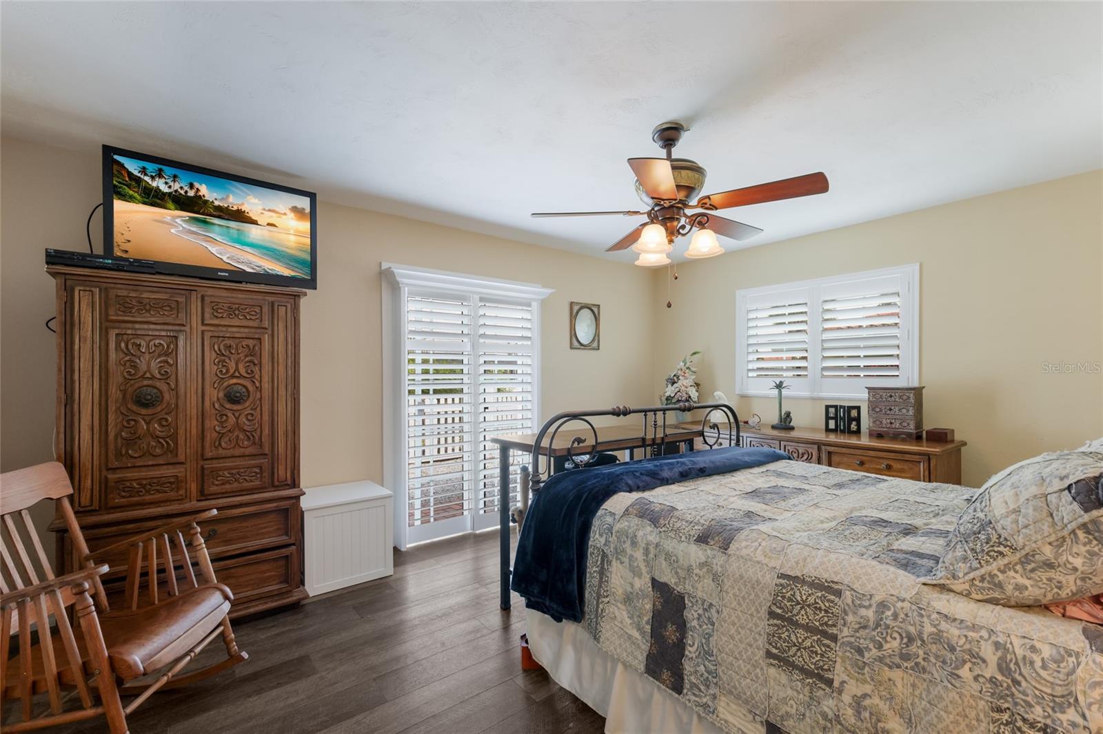 CORAL SHORES - Residential