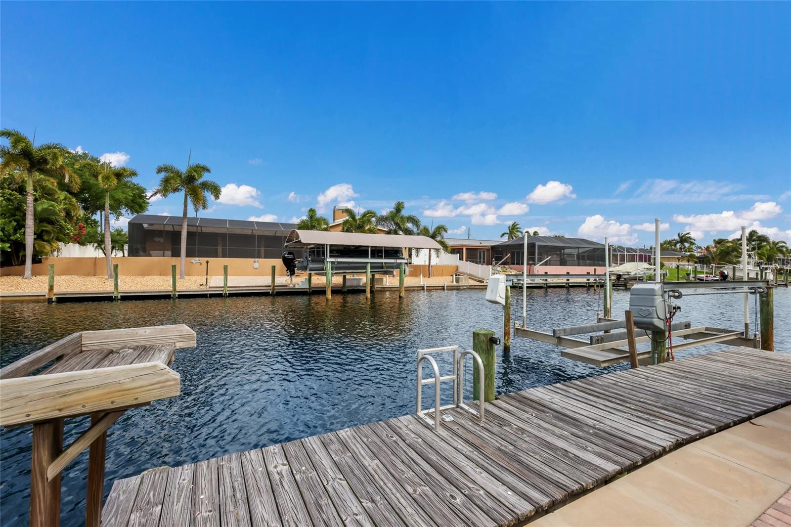 CORAL SHORES - Residential