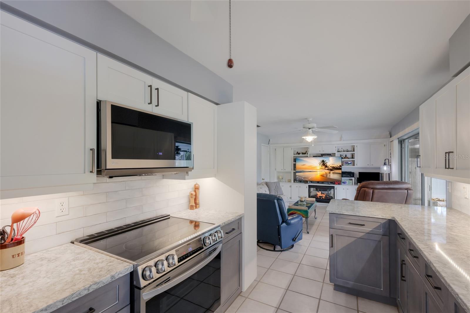 CORAL SHORES - Residential