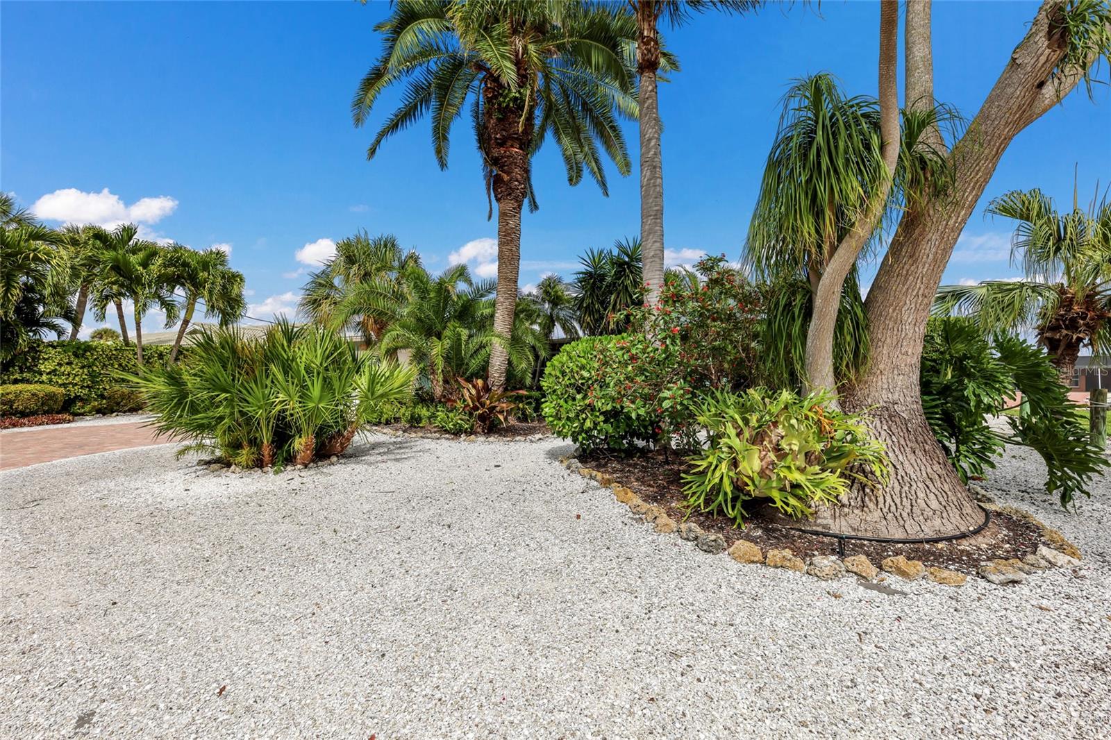 CORAL SHORES - Residential