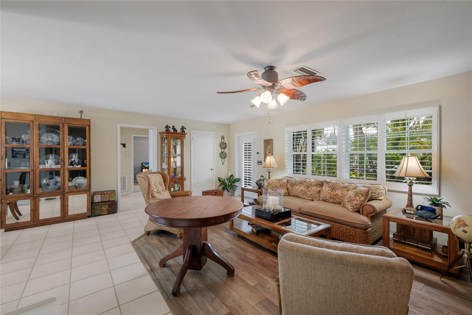 CORAL SHORES - Residential