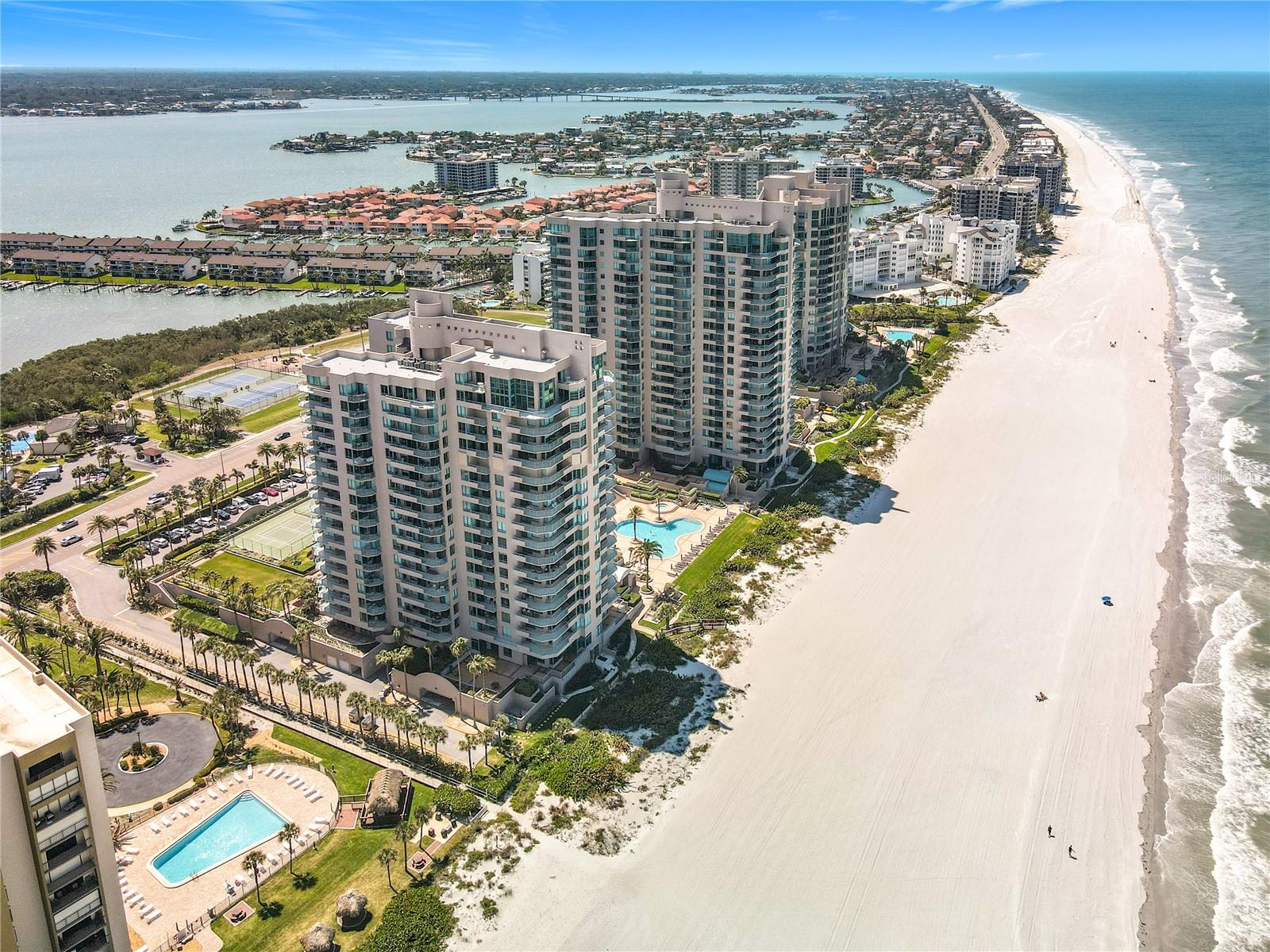 ULTIMAR TWO CONDO - Residential