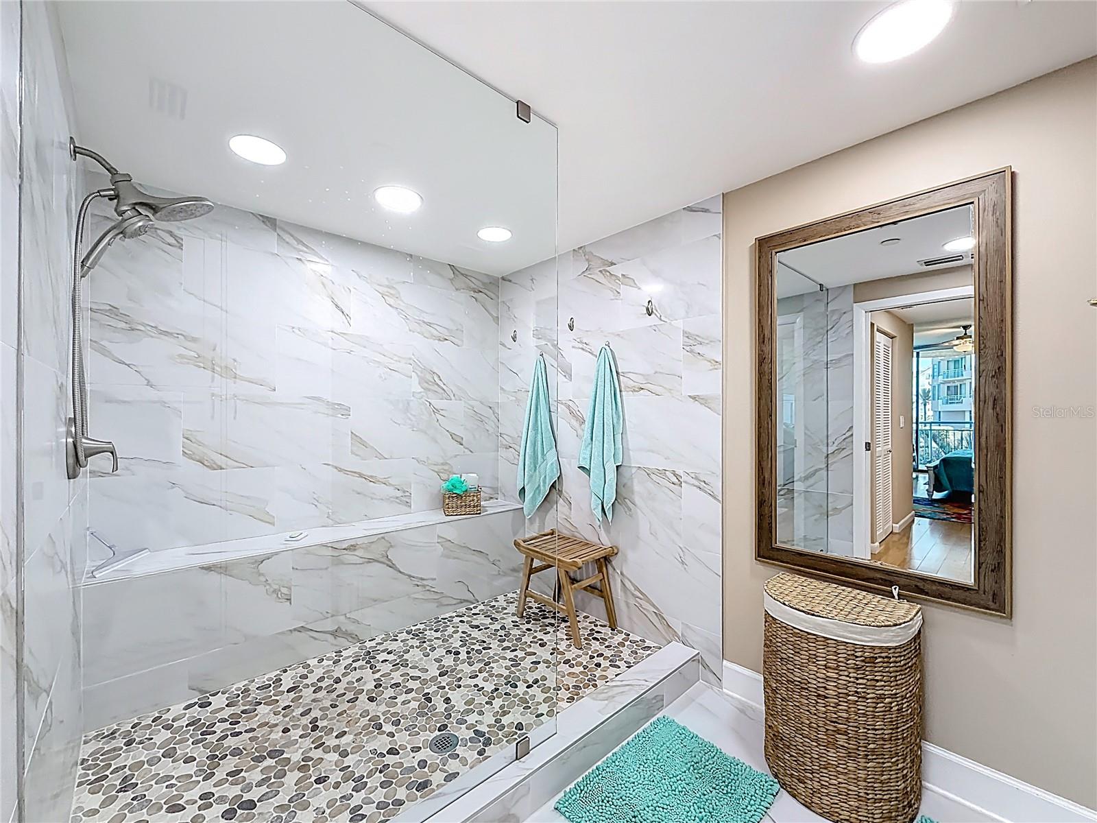 ULTIMAR TWO CONDO - Residential