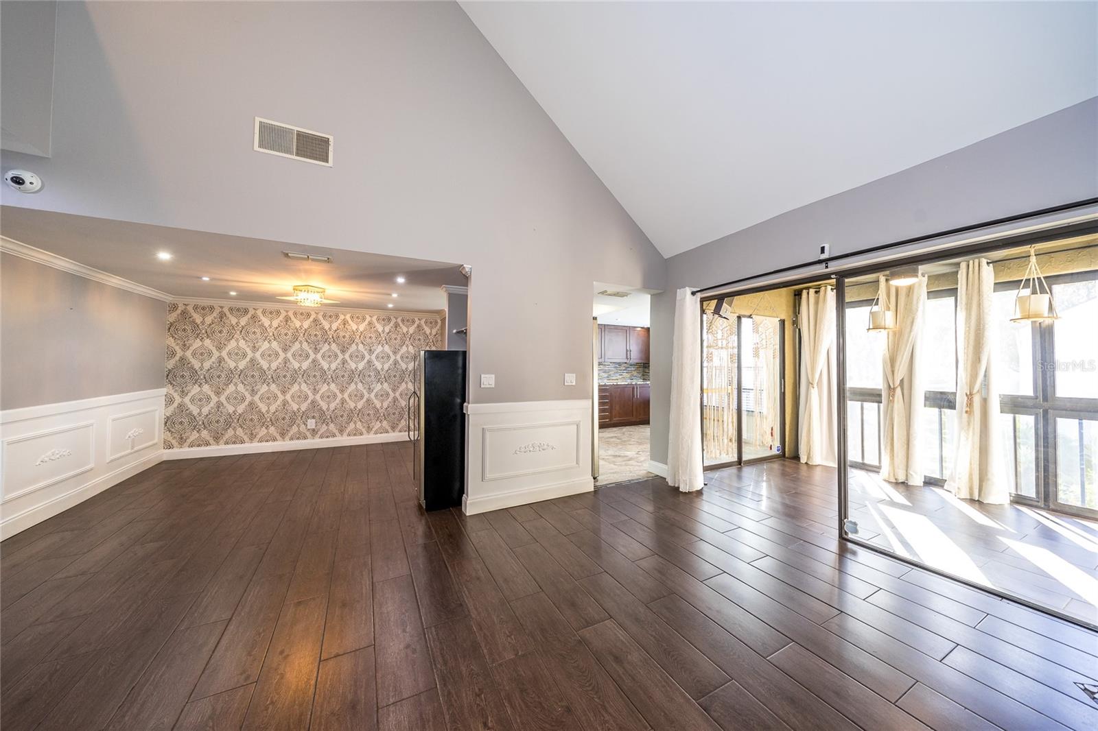 RIVER OAKS CONDO I - Residential