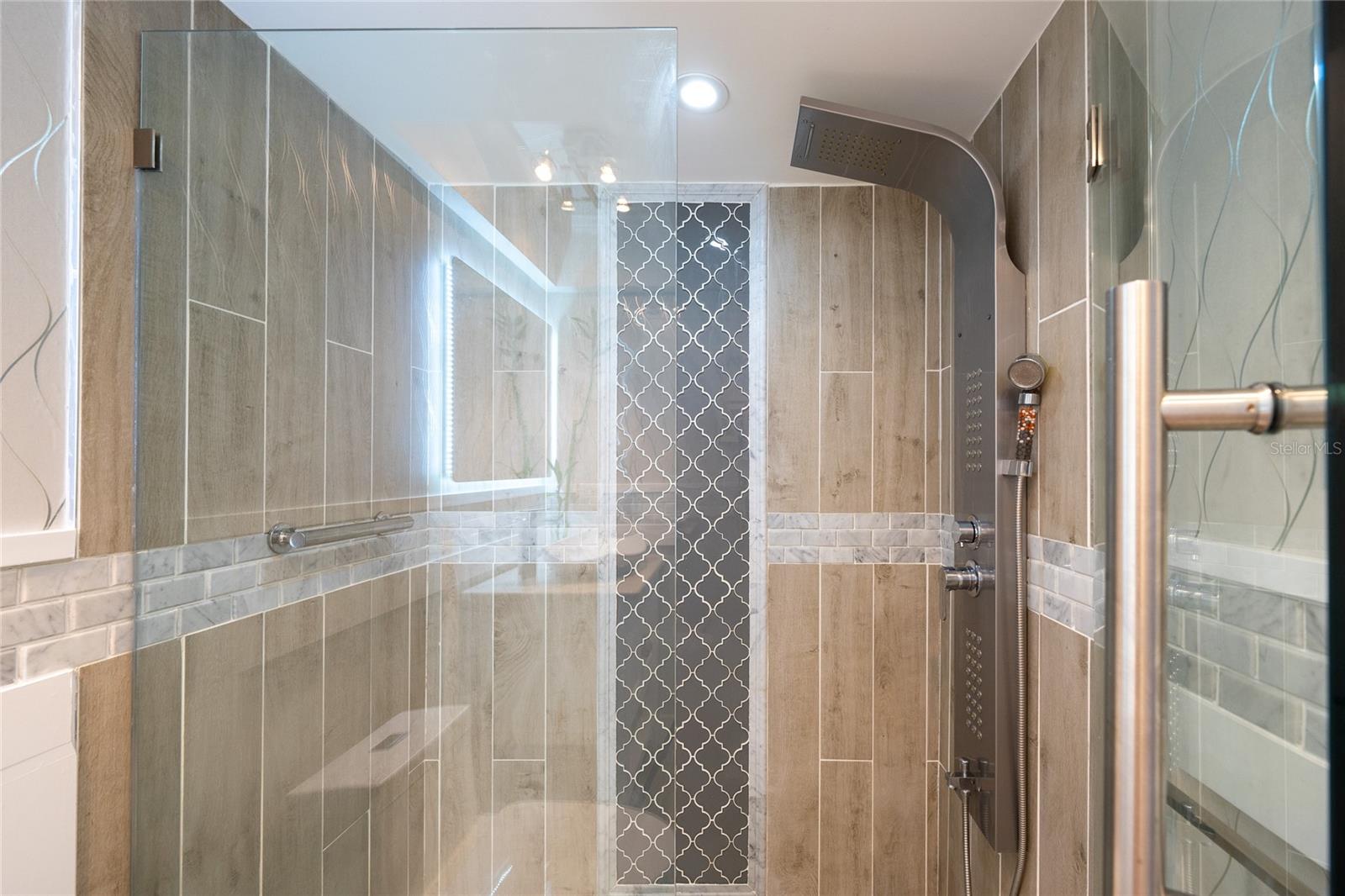 RIVER OAKS CONDO I - Residential