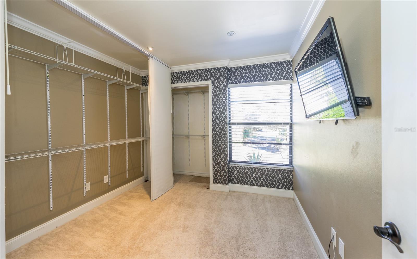 RIVER OAKS CONDO I - Residential