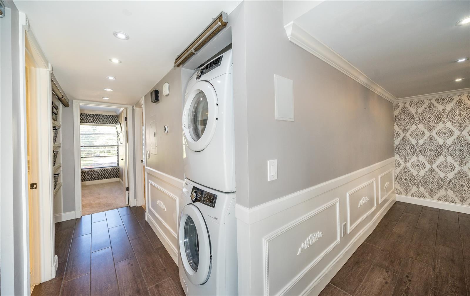 RIVER OAKS CONDO I - Residential