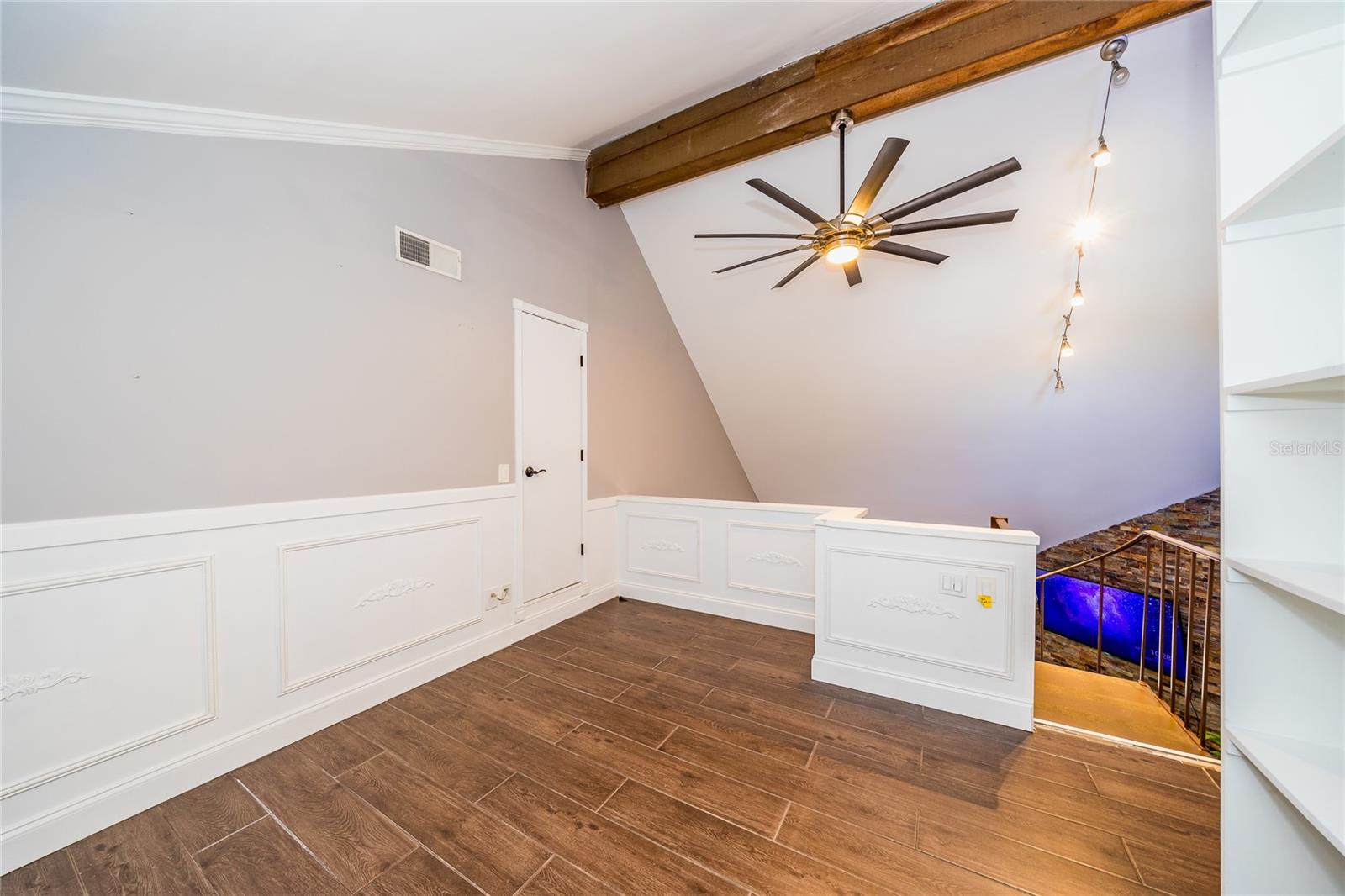 RIVER OAKS CONDO I - Residential