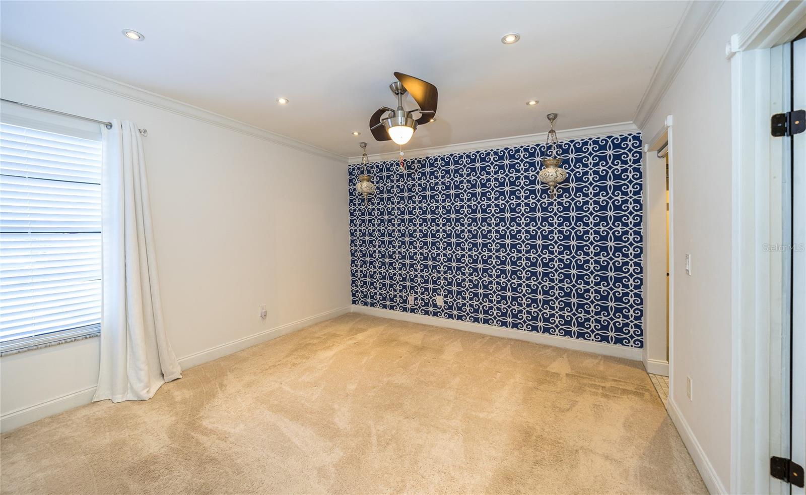 RIVER OAKS CONDO I - Residential