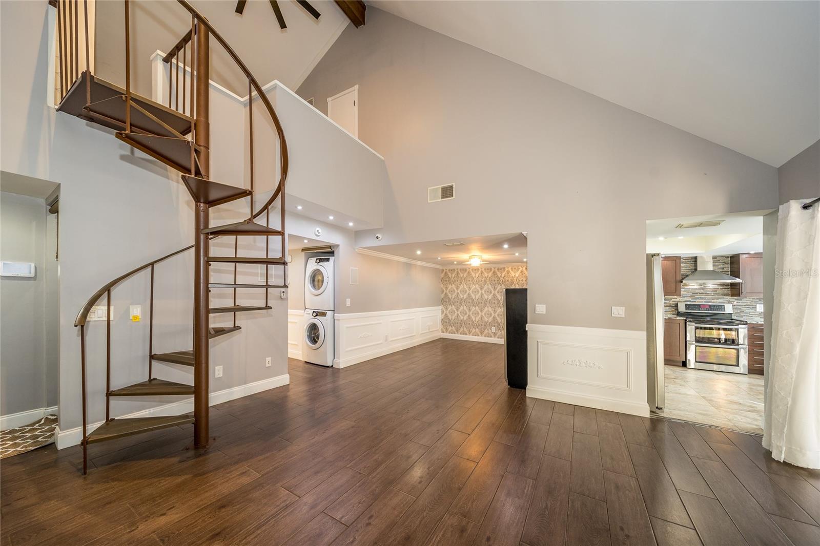 RIVER OAKS CONDO I - Residential