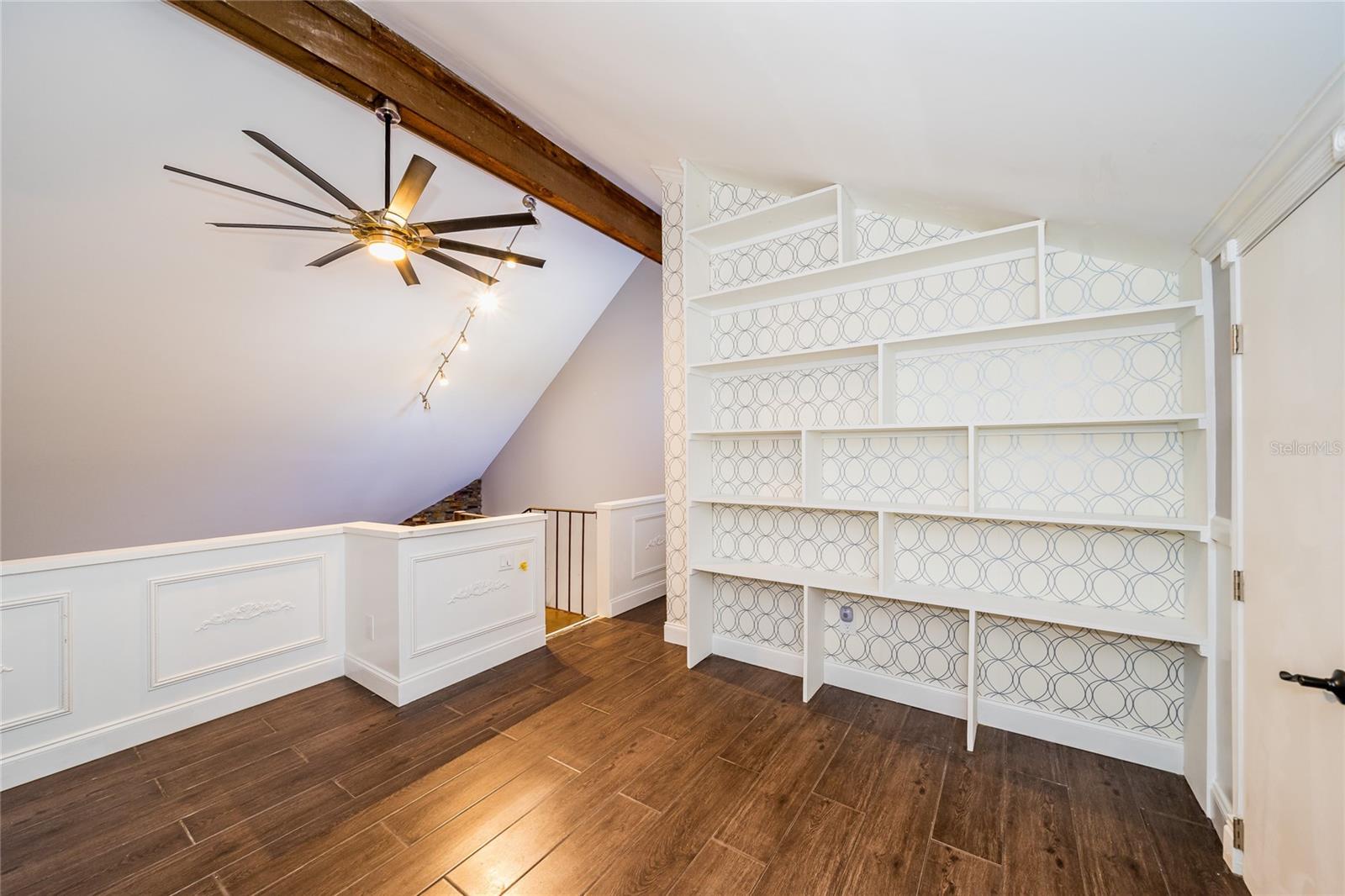 RIVER OAKS CONDO I - Residential