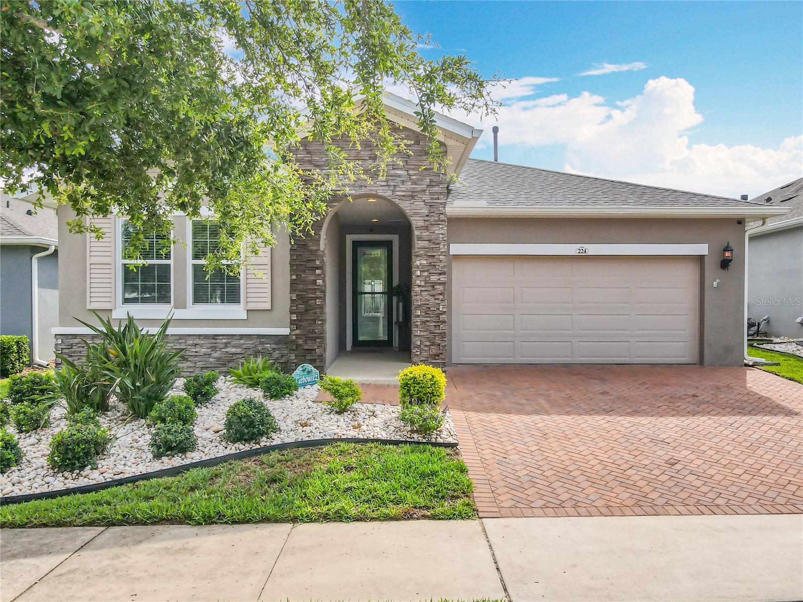 224 SILVER MAPLE ROAD