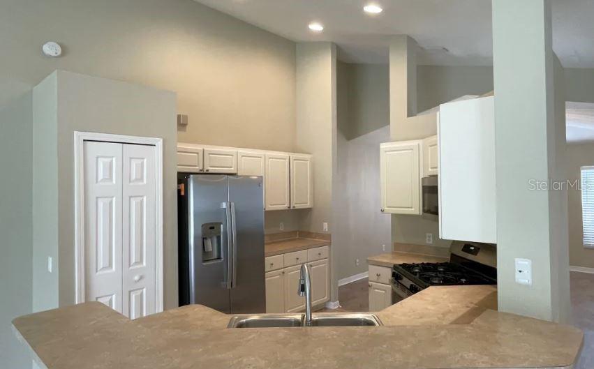 COVERED BRIDGE ESTATES PH 6A&6B - Residential Lease