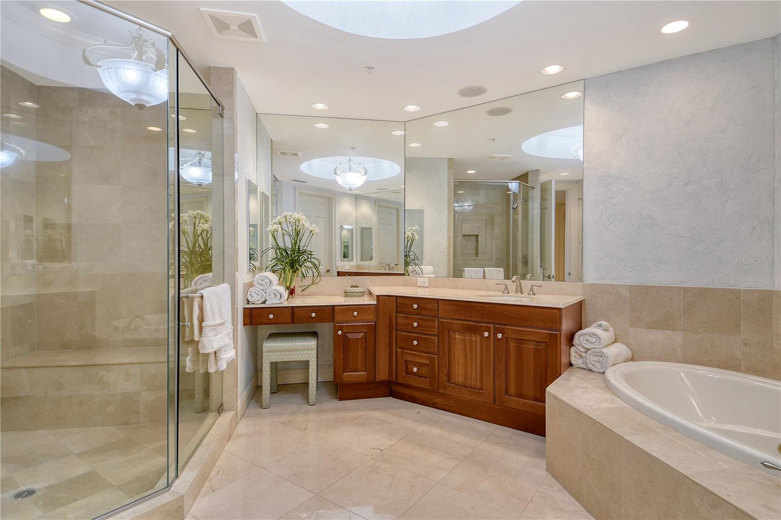 THE BEACH RESIDENCES - Residential