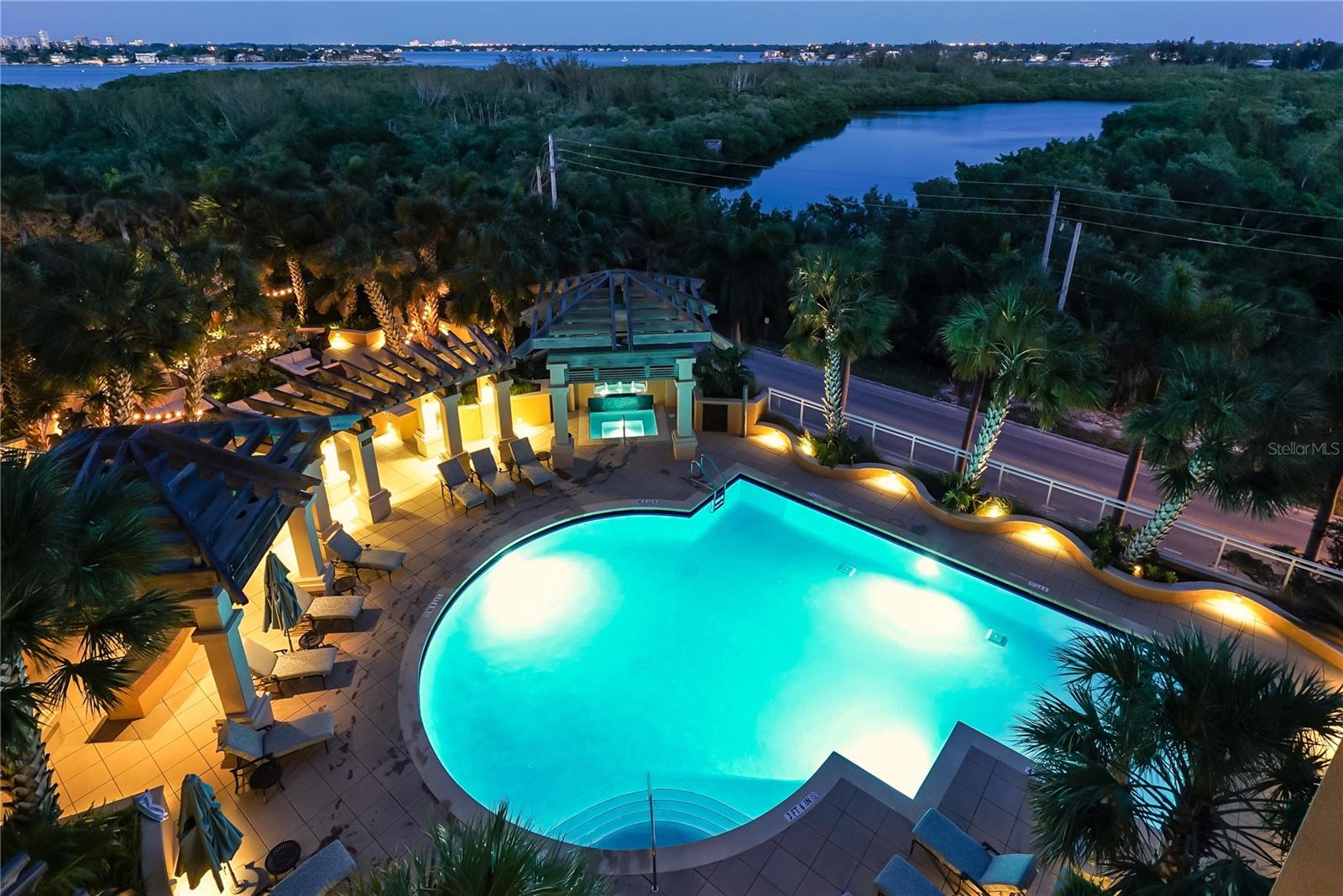 THE BEACH RESIDENCES - Residential